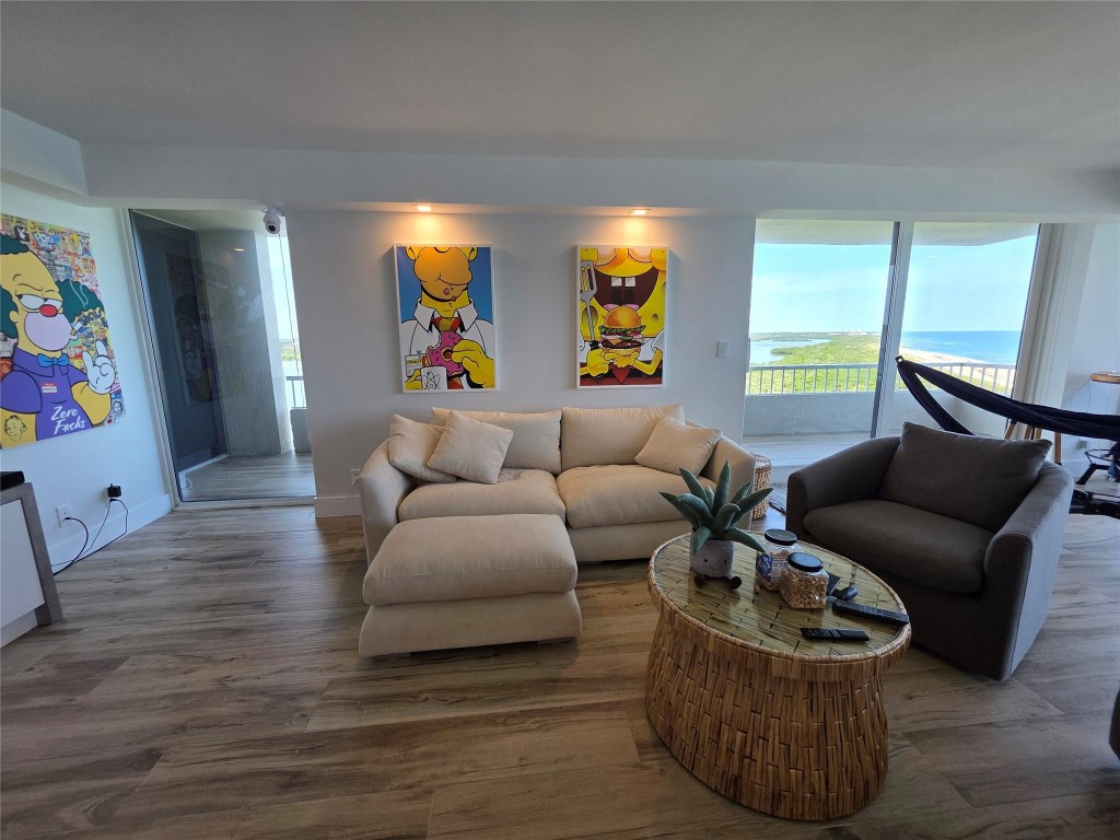 Water Glades 100-300 - Residential Lease