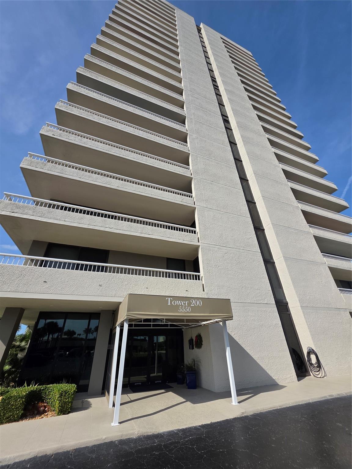 Water Glades 100-300 - Residential Lease