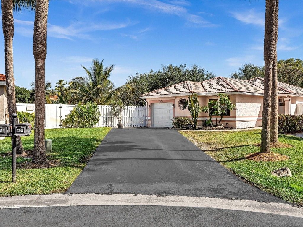 Photo of 13400 NW 5th Court, Plantation, FL 33325 (MLS # F10538928)