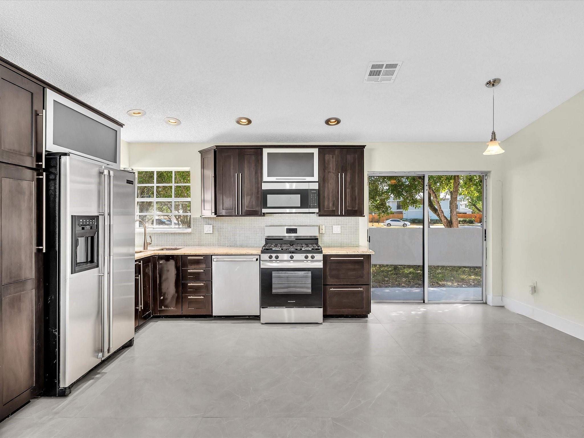 SAWGRASS PLANTATION - Residential Lease