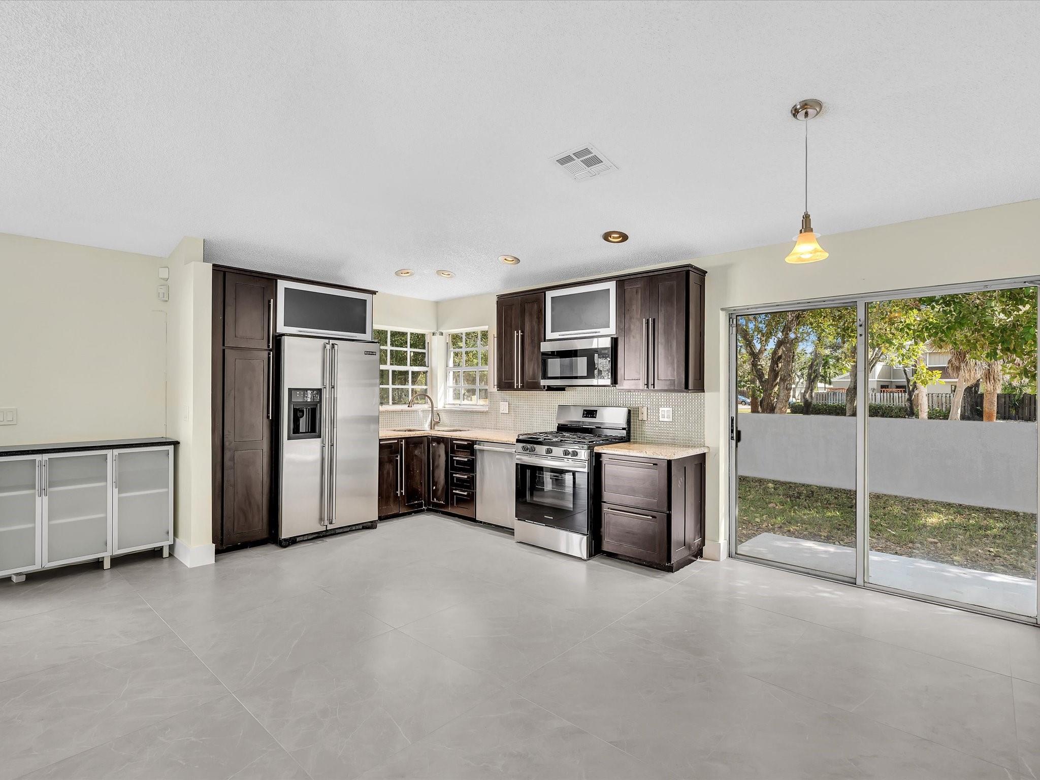 SAWGRASS PLANTATION - Residential Lease