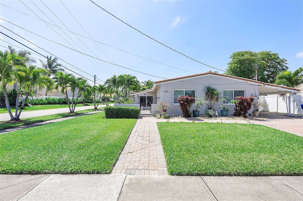 Photo of 1150 Hayes Street, Hollywood, FL 33019 (MLS # F10516282)