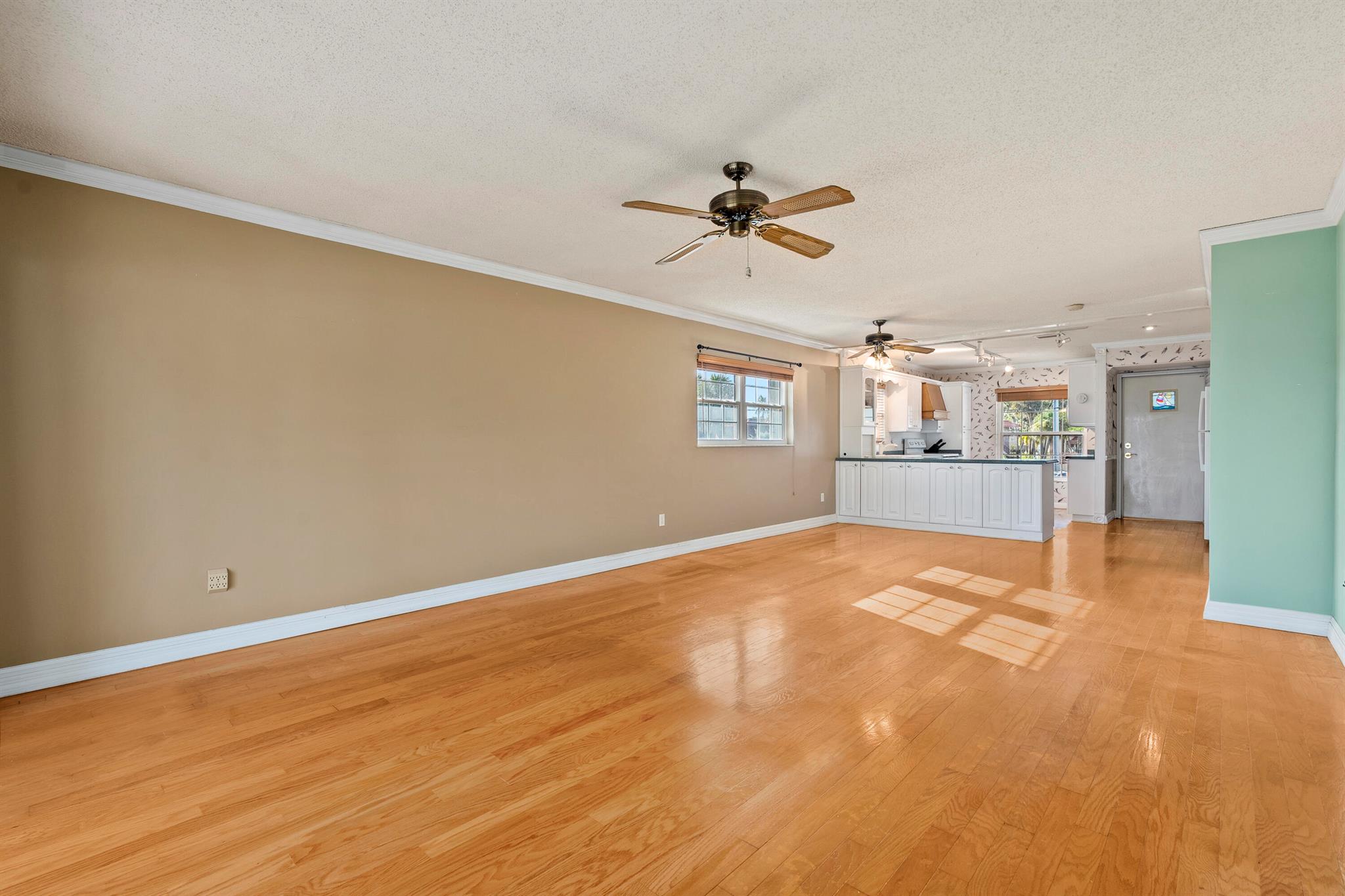 Stuart, Florida 34994, United States, 2 Bedrooms Bedrooms, ,2 BathroomsBathrooms,Residential,Active,209337