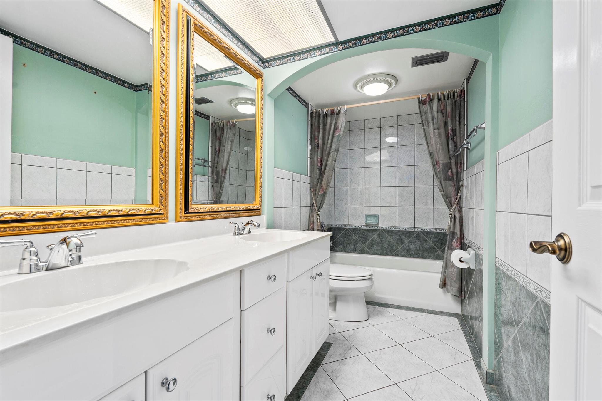 Stuart, Florida 34994, United States, 2 Bedrooms Bedrooms, ,2 BathroomsBathrooms,Residential,Active,209337