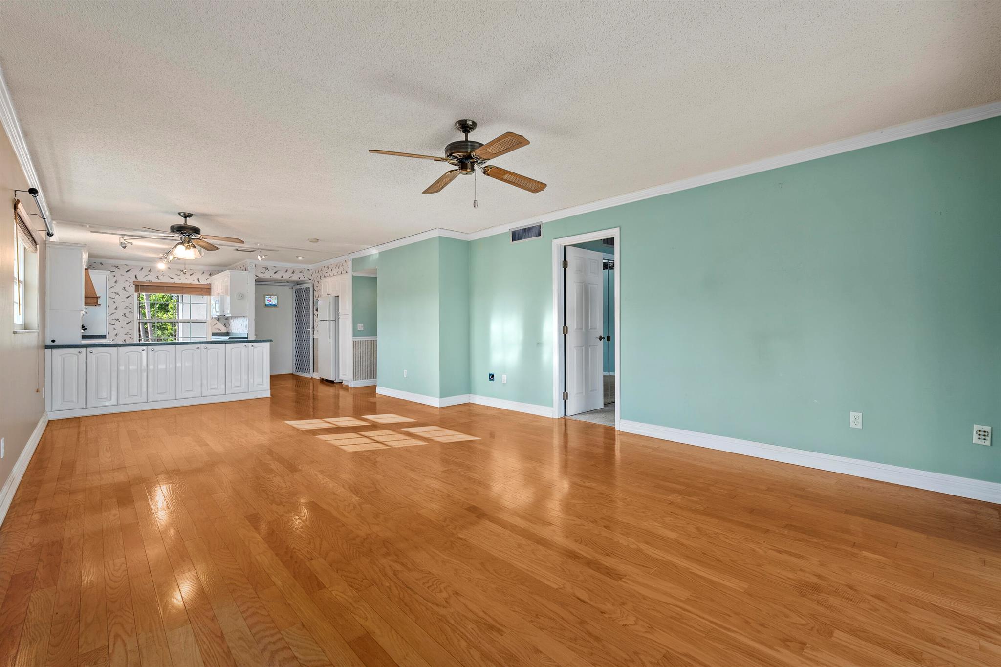 Stuart, Florida 34994, United States, 2 Bedrooms Bedrooms, ,2 BathroomsBathrooms,Residential,Active,209337