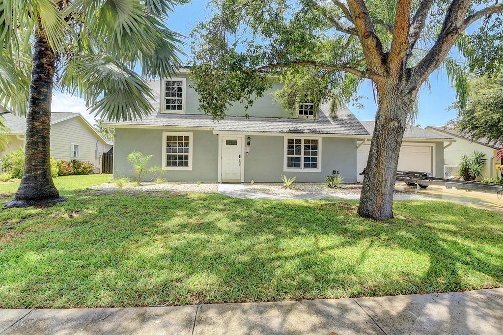 Photo of 9328 Longmeadow Circle, Boynton Beach, FL 33436 (MLS # R10892232)