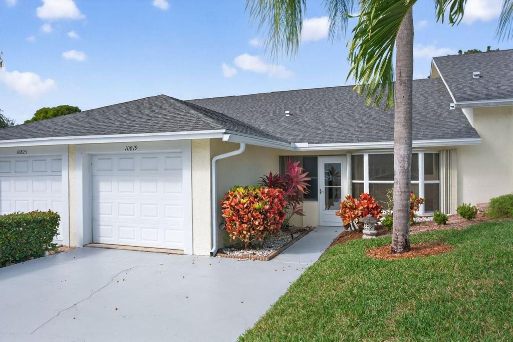 Photo of 10819 SE Sea Pines Circle, Hobe Sound, FL 33455 (MLS # R11147724)