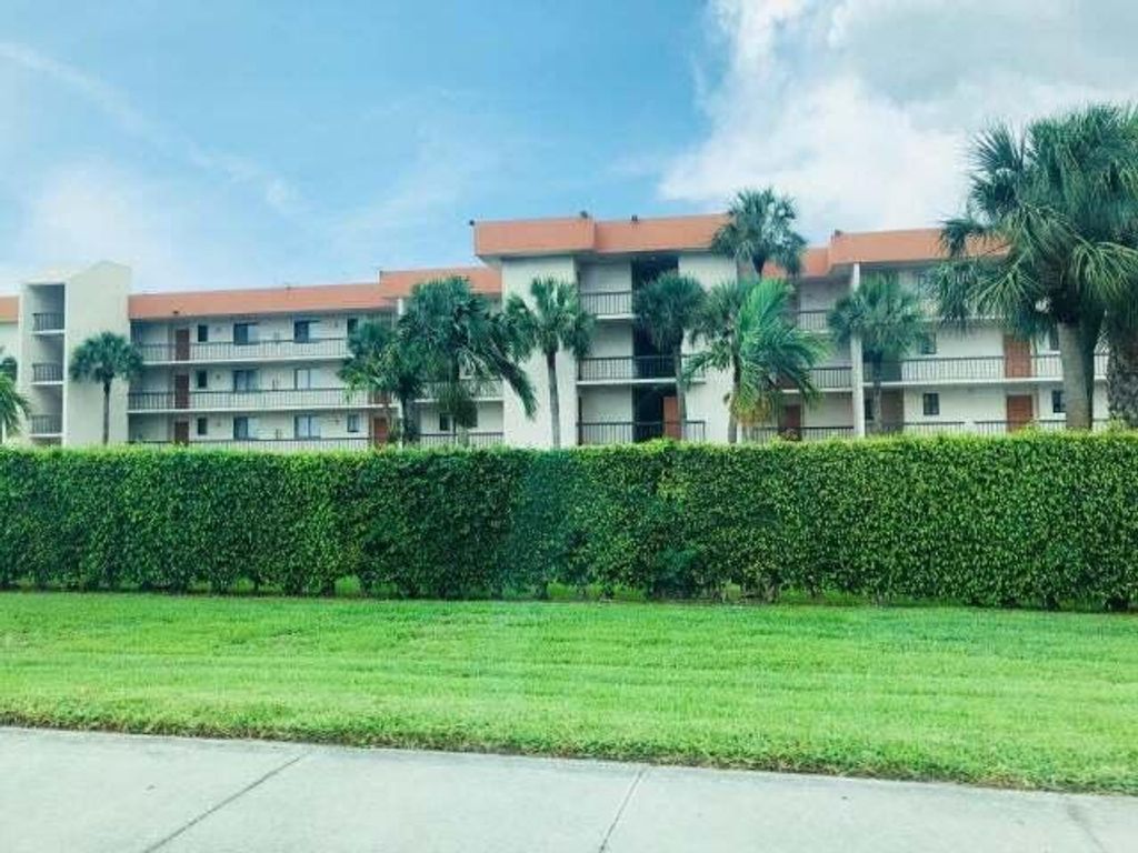 Photo of 5981 VÃ­a Vermilya #106, Lake Worth, FL 33462 (MLS # B26022696)