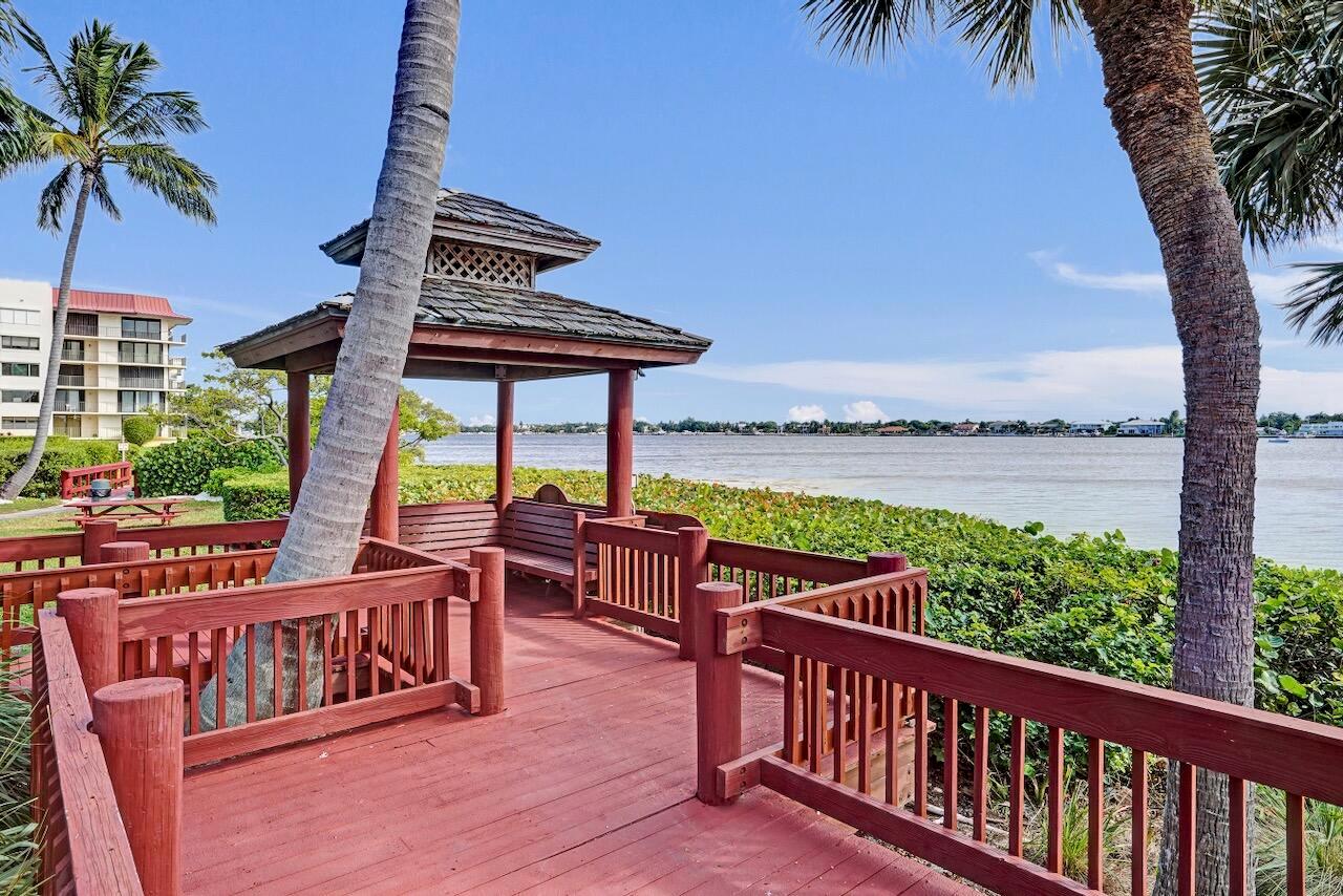 HALF MOON BAY CONDO - Residential Lease