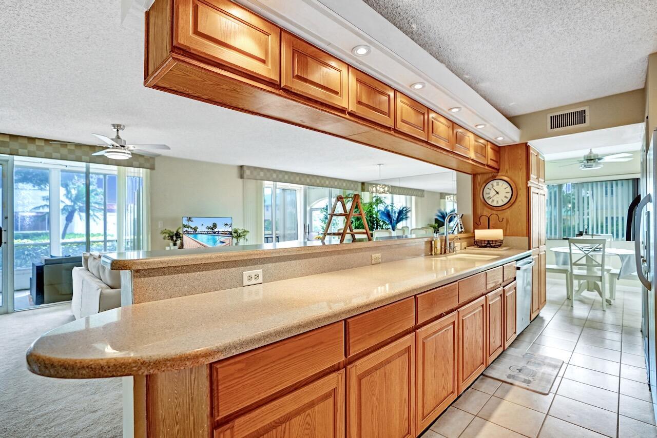 HALF MOON BAY CONDO - Residential Lease