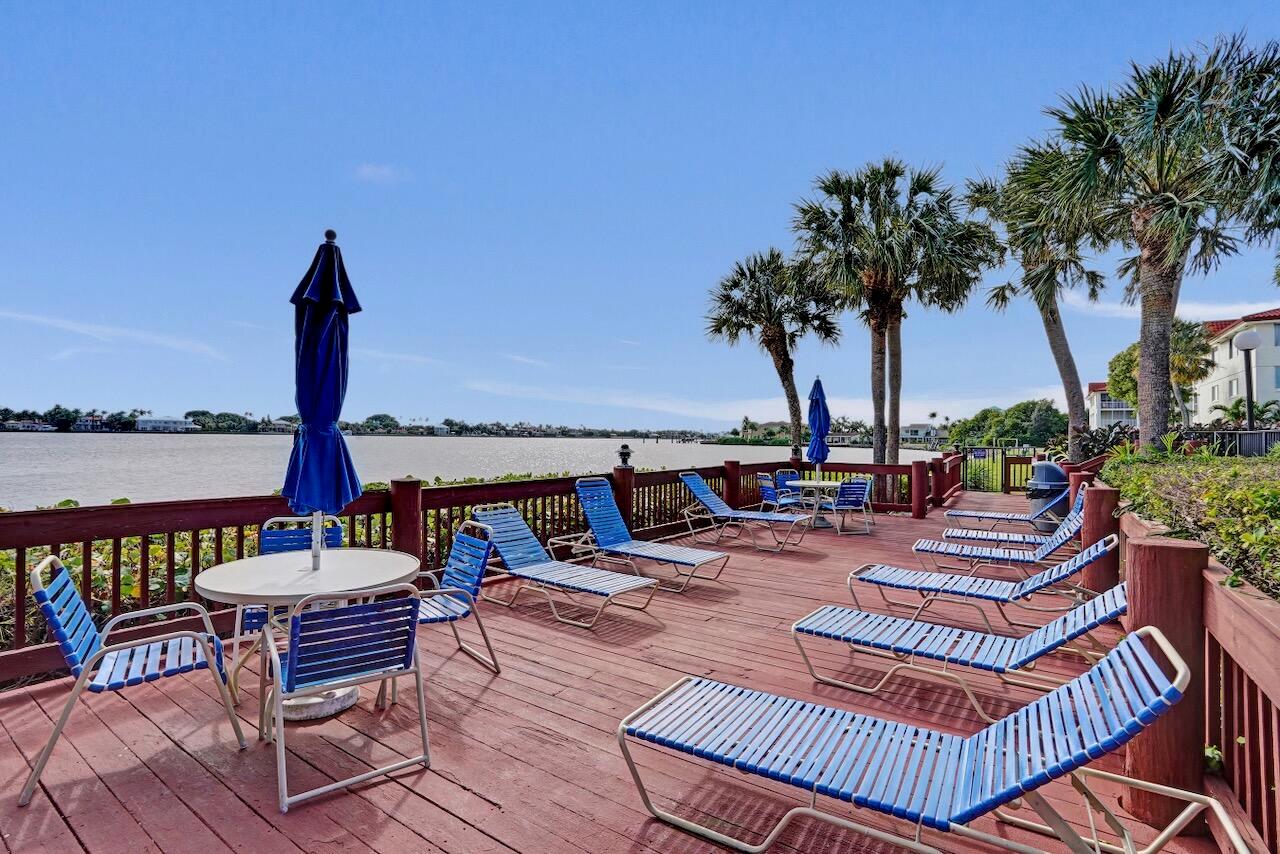 HALF MOON BAY CONDO - Residential Lease