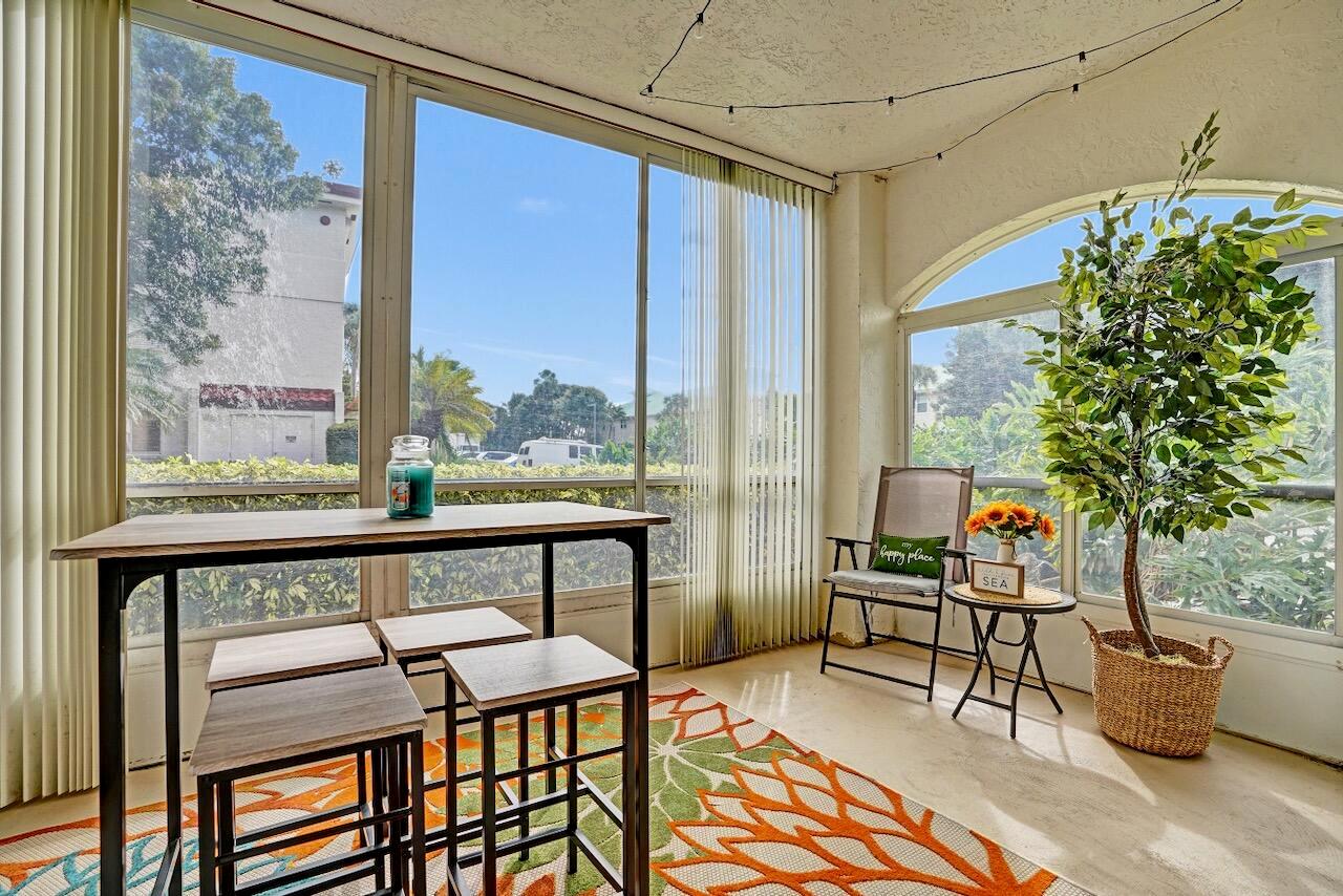 HALF MOON BAY CONDO - Residential Lease