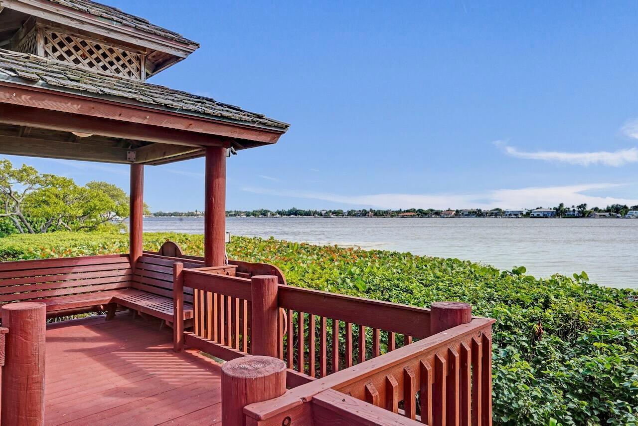 HALF MOON BAY CONDO - Residential Lease