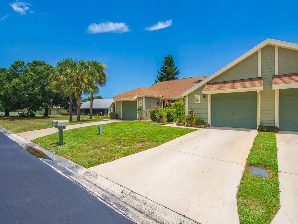 Photo of 1494 SE Colchester Circle, Port Saint Lucie, FL 34952 (MLS # B26060523)