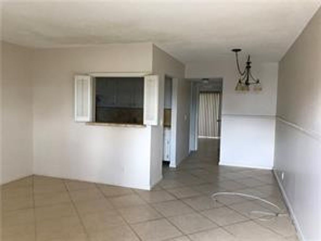 Photo of 84 Berkshire D, West Palm Beach, FL 33417 (MLS # F10518734)