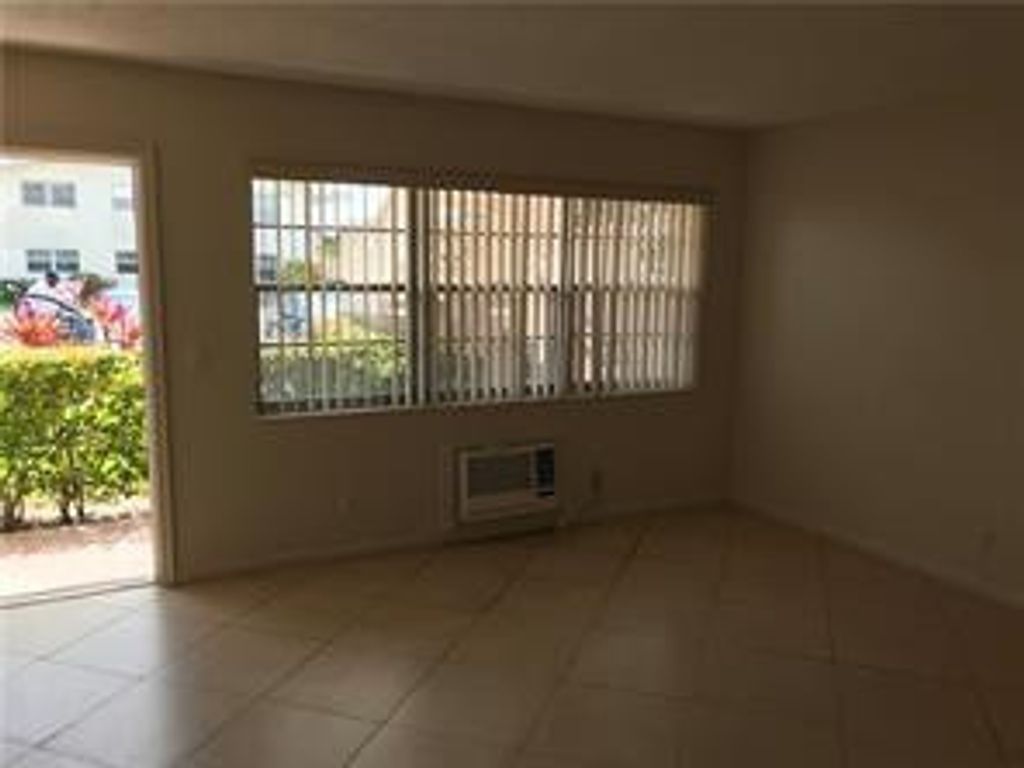 Photo of 84 Berkshire D, West Palm Beach, FL 33417 (MLS # F10518734)