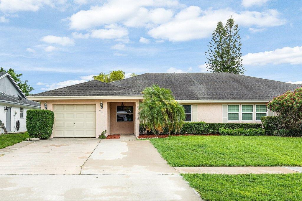 Photo of 904 Lantern Tree Lane, Wellington, FL 33414 (MLS # R10897486)