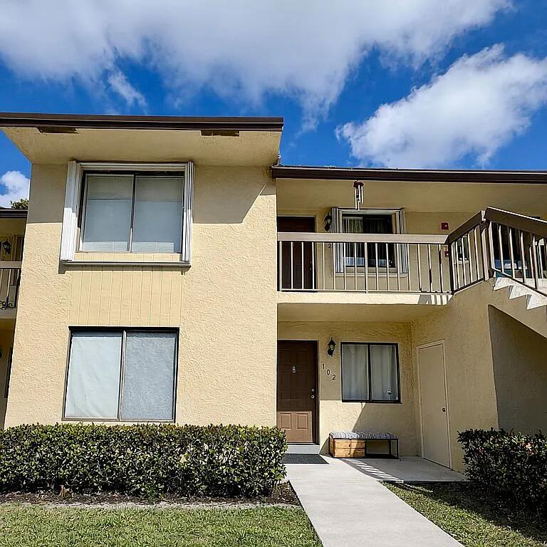 KENSINGTON WALK CONDO - Residential