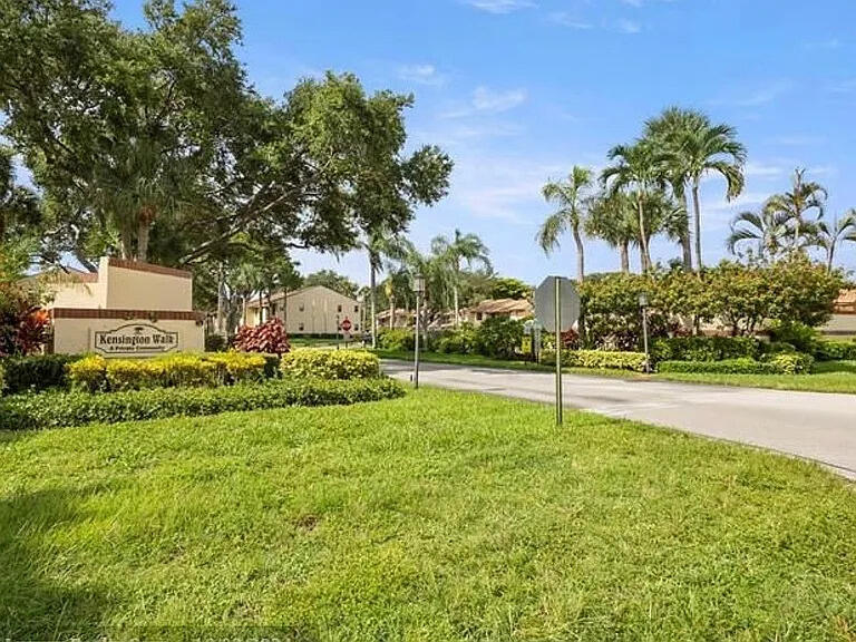 KENSINGTON WALK CONDO - Residential