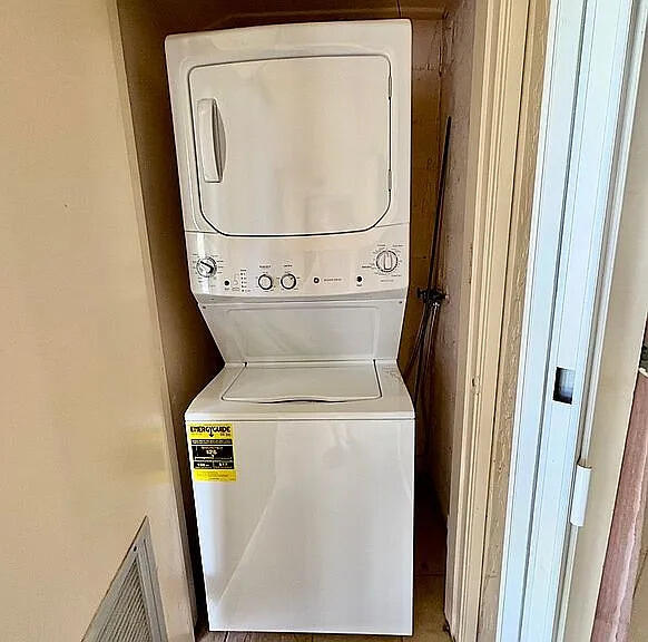 KENSINGTON WALK CONDO - Residential