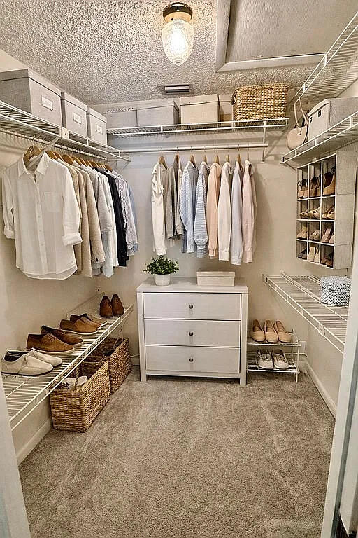 KENSINGTON WALK CONDO - Residential