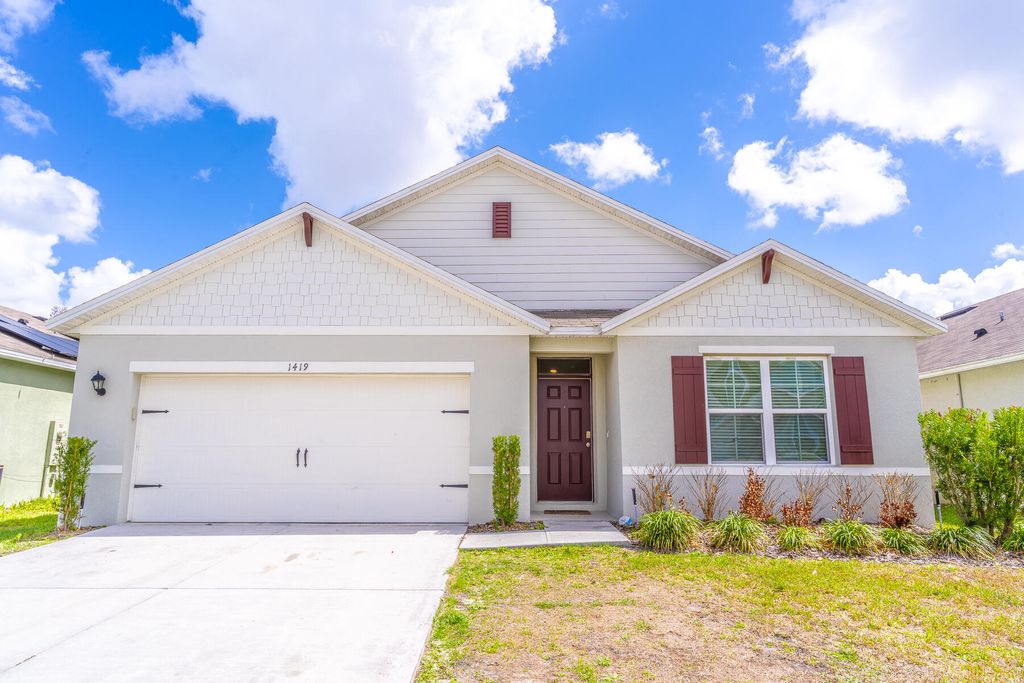 Photo of 1419 Fox Squirrel Drive, Davenport, FL 33897 (MLS # B26001056)