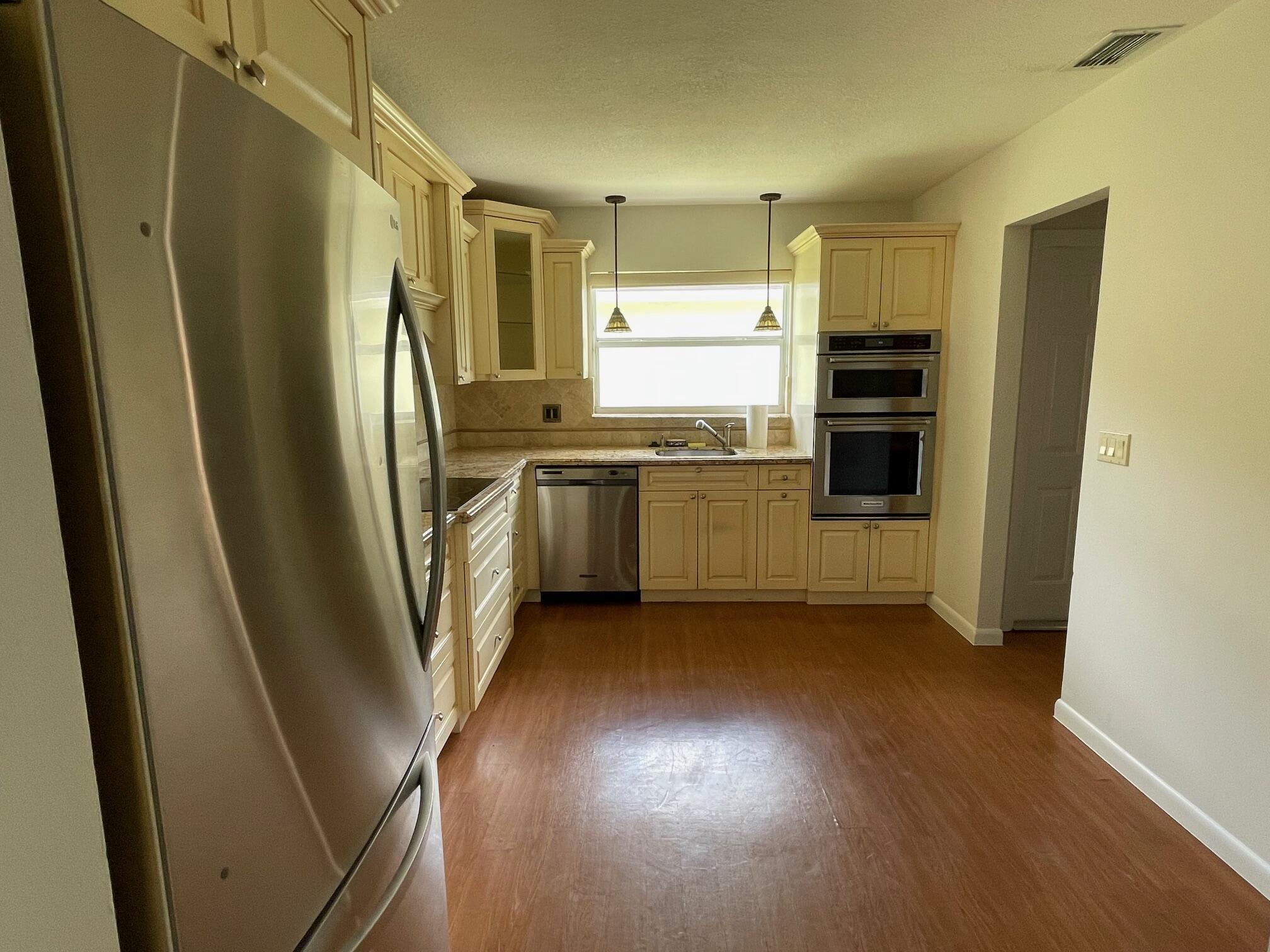 PINE SPRINGS - Residential