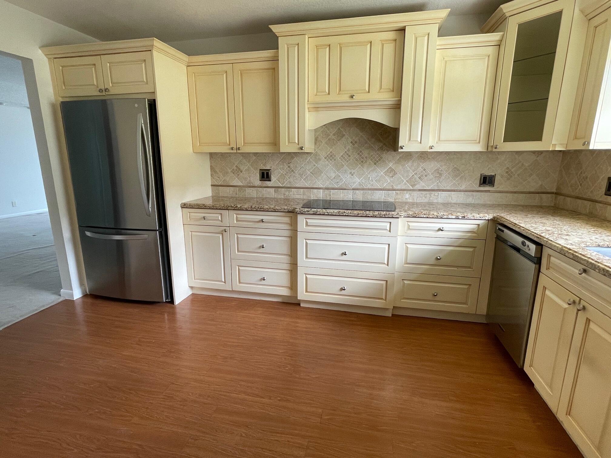 PINE SPRINGS - Residential