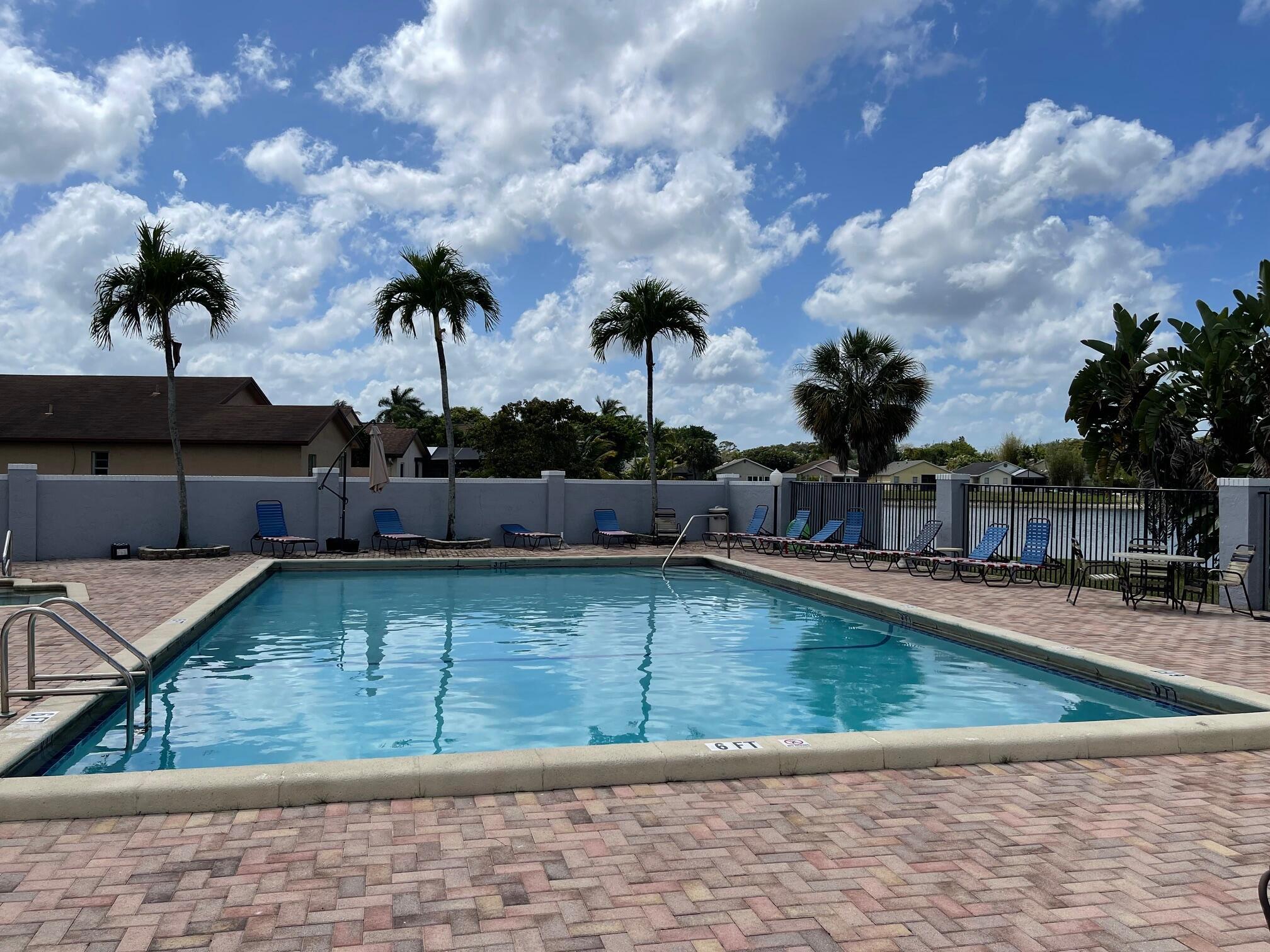 PINE SPRINGS - Residential