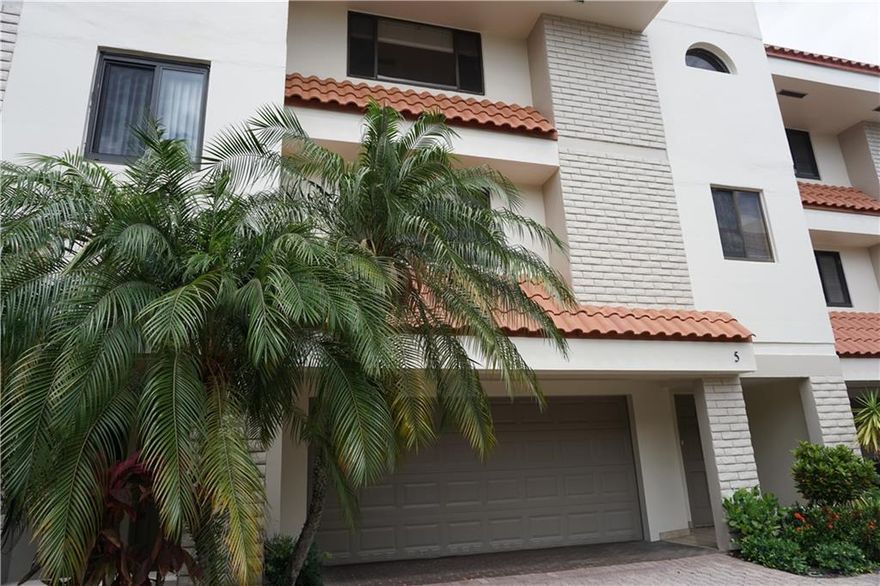 JUST LISTED! WILL NOT LAST...3 BEDROOM/2.5 BATHS. GREAT LOCATION WITH PARK &  POOL VIEWS. LARGE, BRIGHT, OPEN FLOOR PLAN, 3 STORY TOWNHOUSE. 2 CAR GARAGE, GATED COMMUNITY. THREE DIFFERENT OUTSIDE ENTERTAINING/LIVING SPACES. OPEN GATED PRIVATE COURTYARD WITH DIRECT ACCESS TO HOLIDAY PARK ACROSS THE STREET. WOOD DECK OFF LIVING AREA. BRING YOUR BEST RENOVATION IDEAS & MAKE THIS TOWNHOUSE YOUR OWN. OVER SIZED MASTER BEDROOM HAS 2 WALK-IN CLOSETS, DUAL SINKS AND SKYLIGHT. PET FRIENDLY. GREAT LOCATION IN VICTORIA PARK. CLOSE TO SHOPPING AND BEACH. ENTIRE COMMUNITY HAS NEW ROOFS AND RECENTLY PAINTED. ENJOY AMENITIES JUST OUTSIDE YOUR UNIT  AT HOLIDAY PARK TENNIS COURTS, DOG PARK, BASKETBALL , VOLLEYBALL, EXERCISE PATHS, FOOTBALL & BASEBALL FIELDS AND PICNIC AREAS.