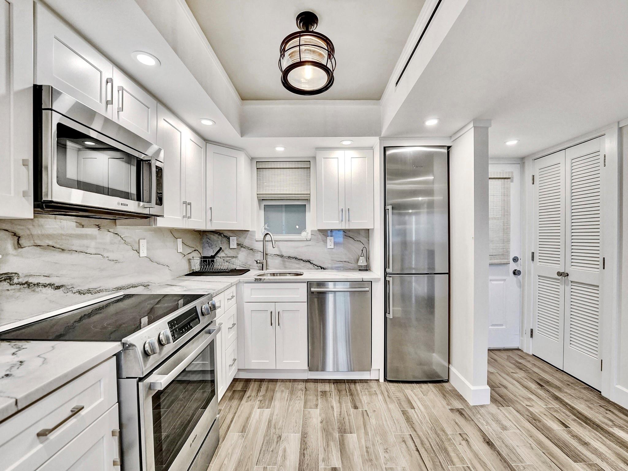 EDGEWATER BEACH TOWERS - Residential