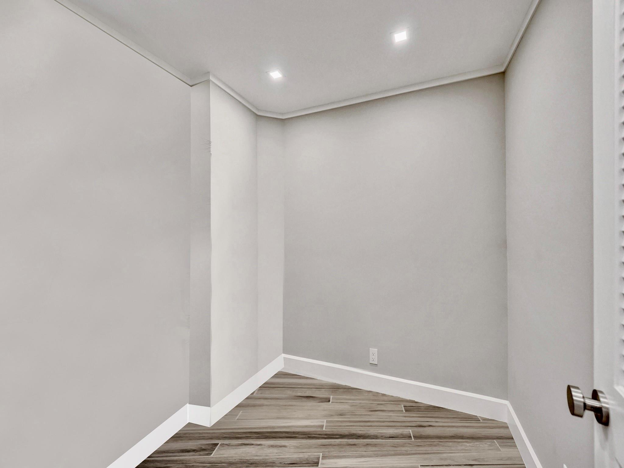EDGEWATER BEACH TOWERS - Residential
