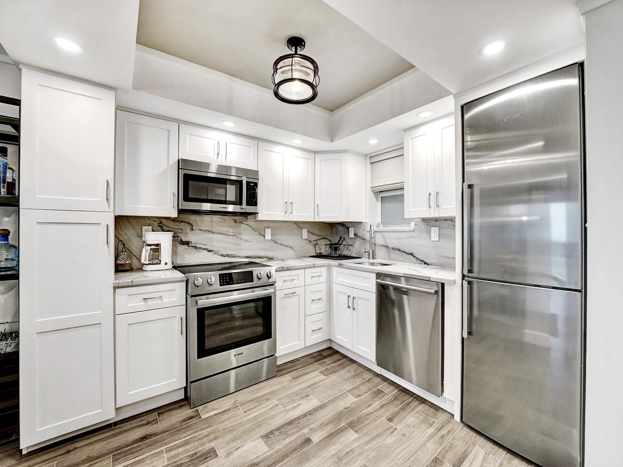 EDGEWATER BEACH TOWERS - Residential