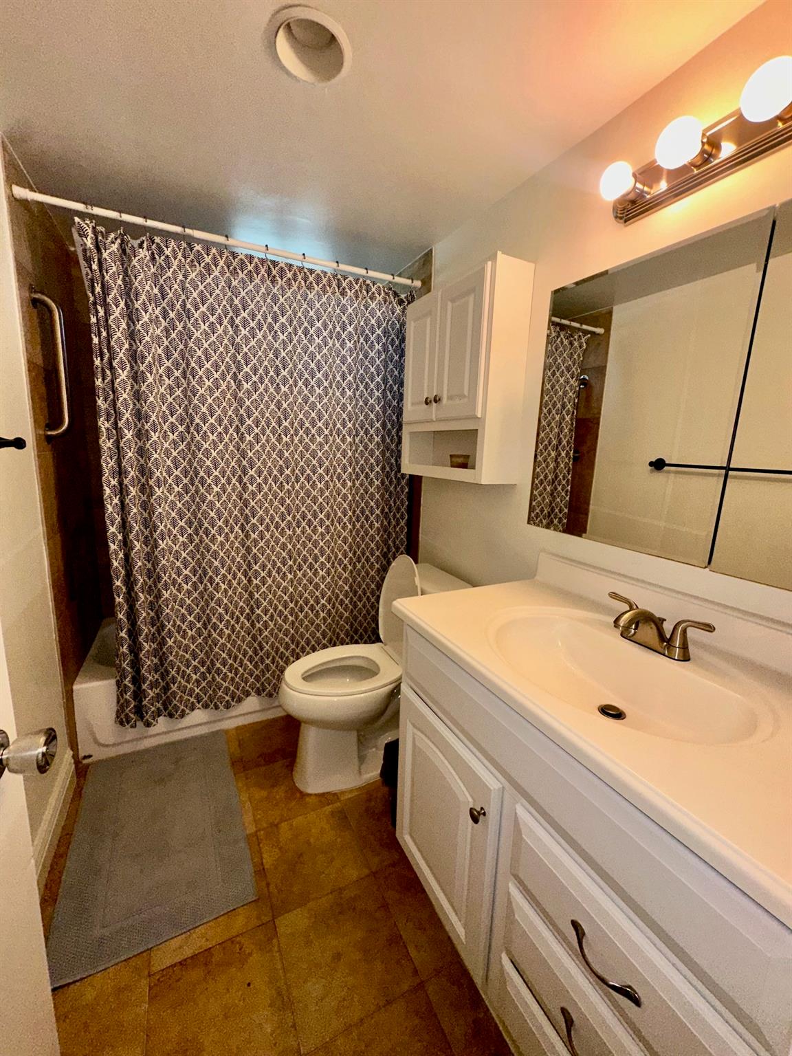 Georgian Court Apts Co-Op - Residential Lease