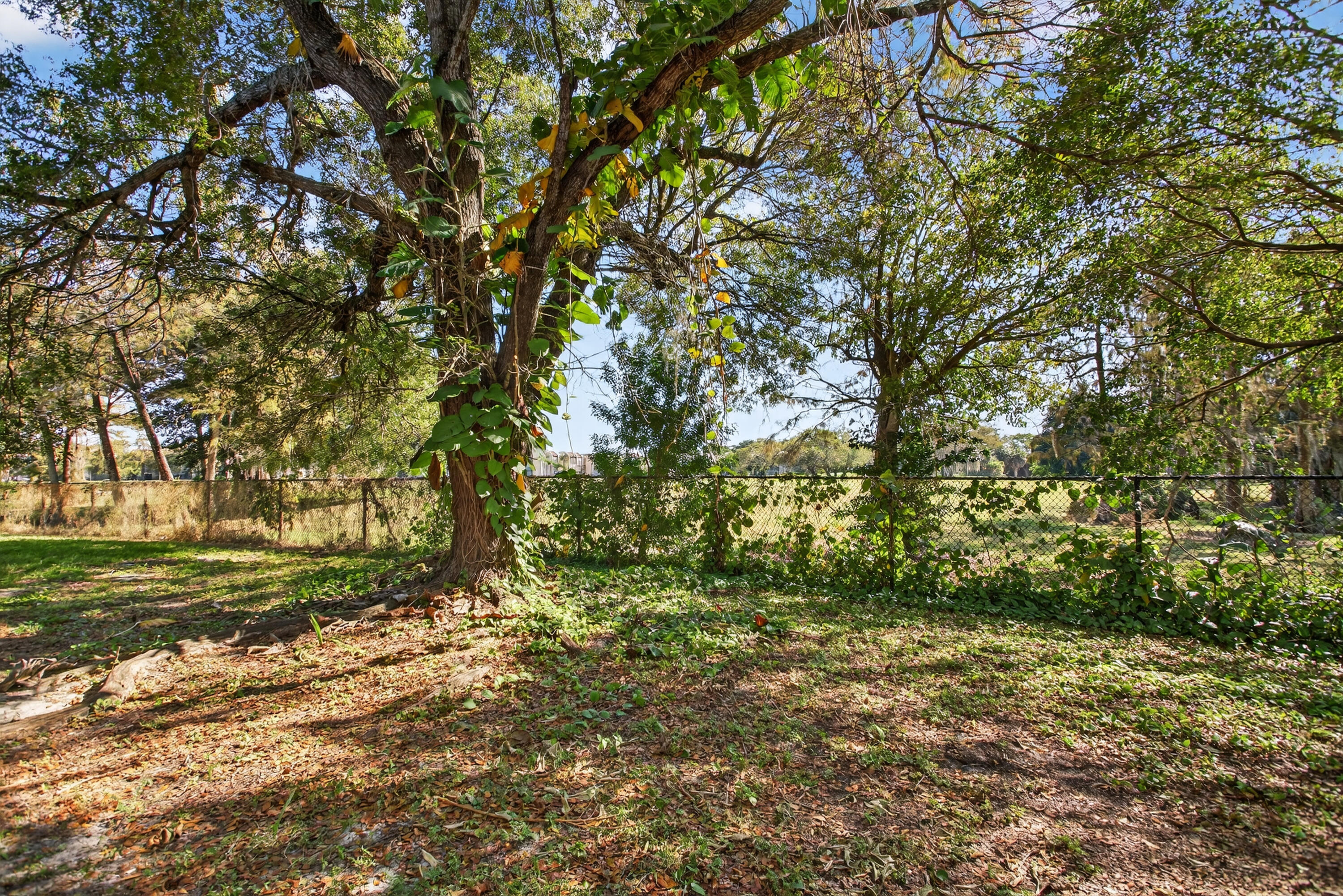 VERSAILLES GARDENS CONDO - Residential