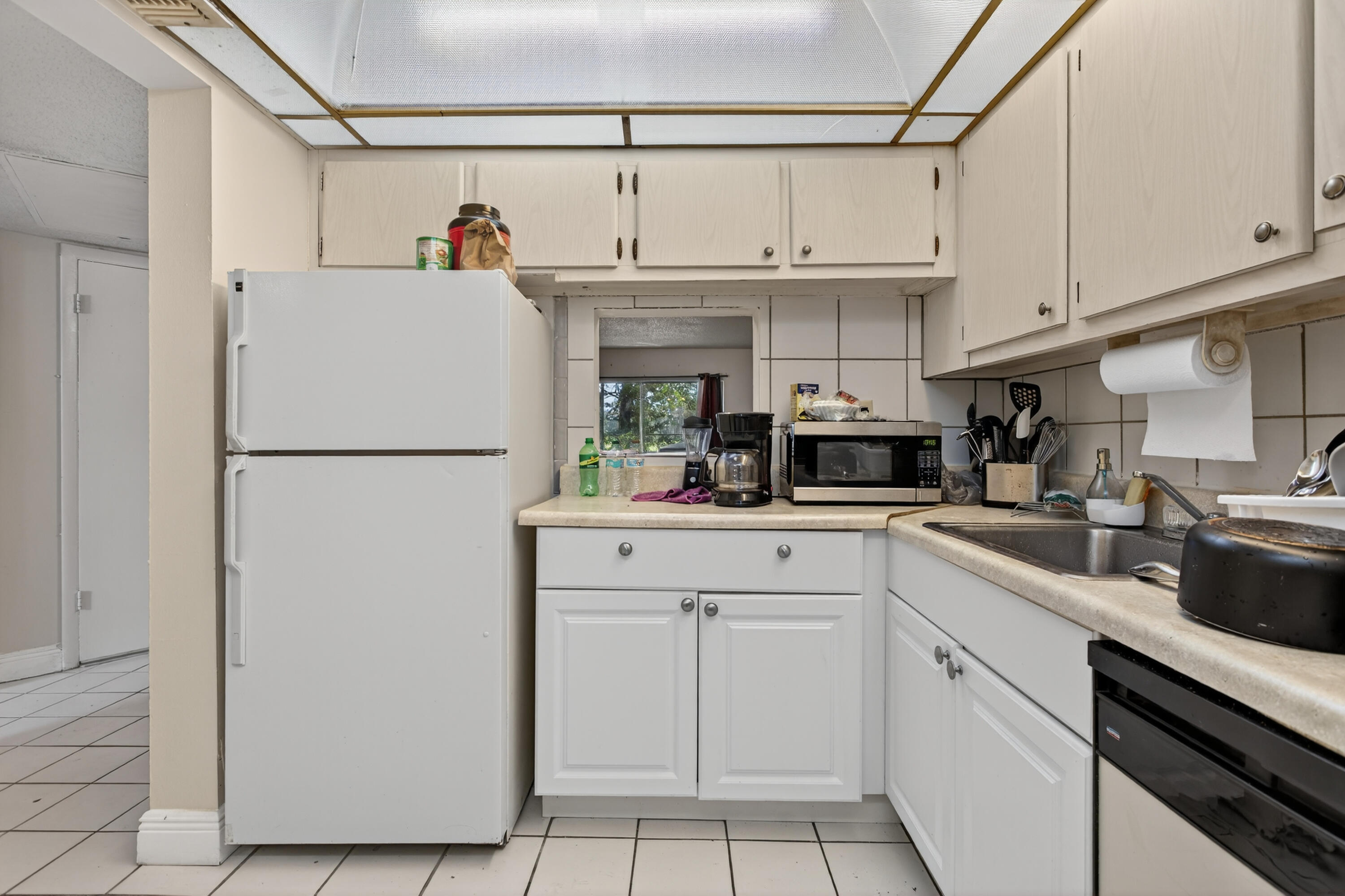 VERSAILLES GARDENS CONDO - Residential