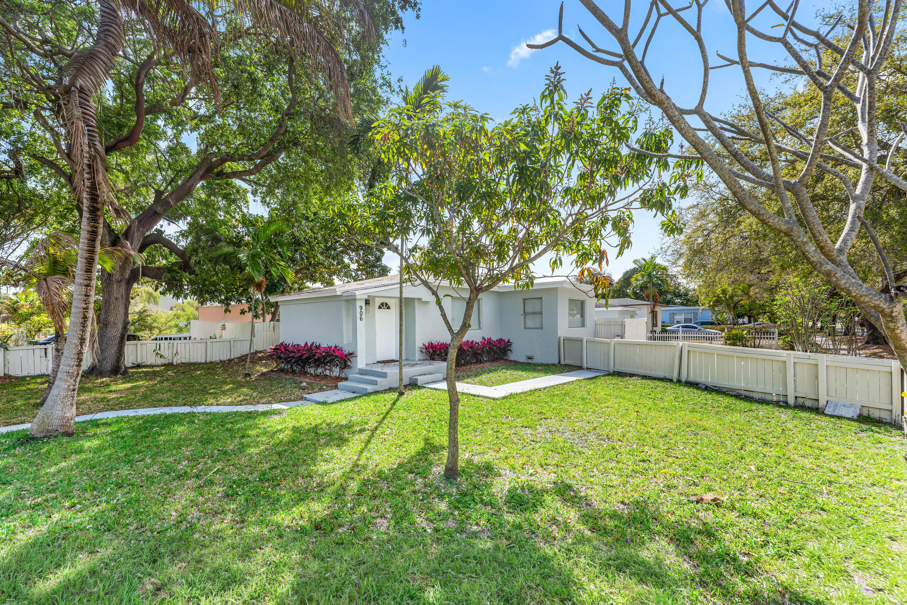 SOUTH HOLLYWOOD AMD PLAT - Residential