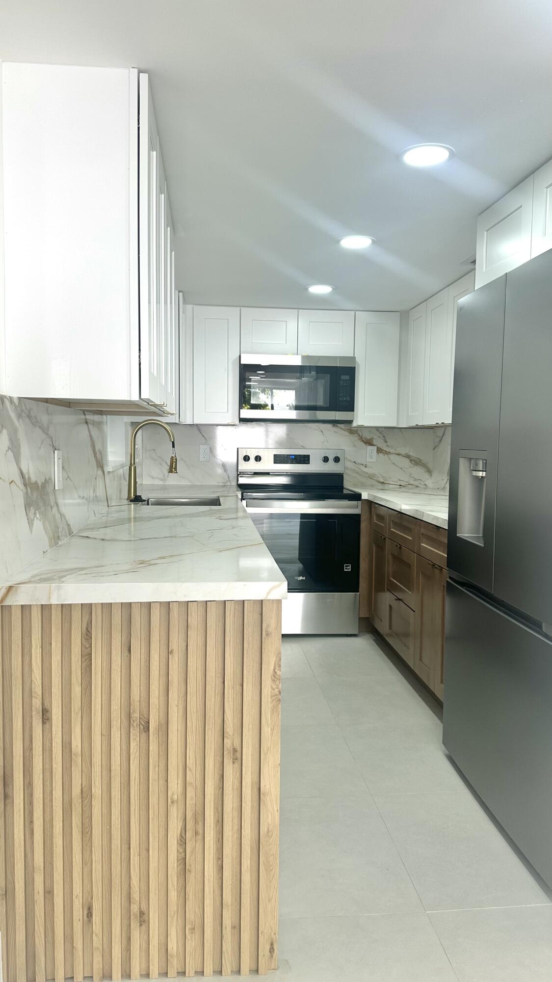 4300 W 10th Court, Hialeah, FL, 33012/$515,000 3 4300 W 10th Court