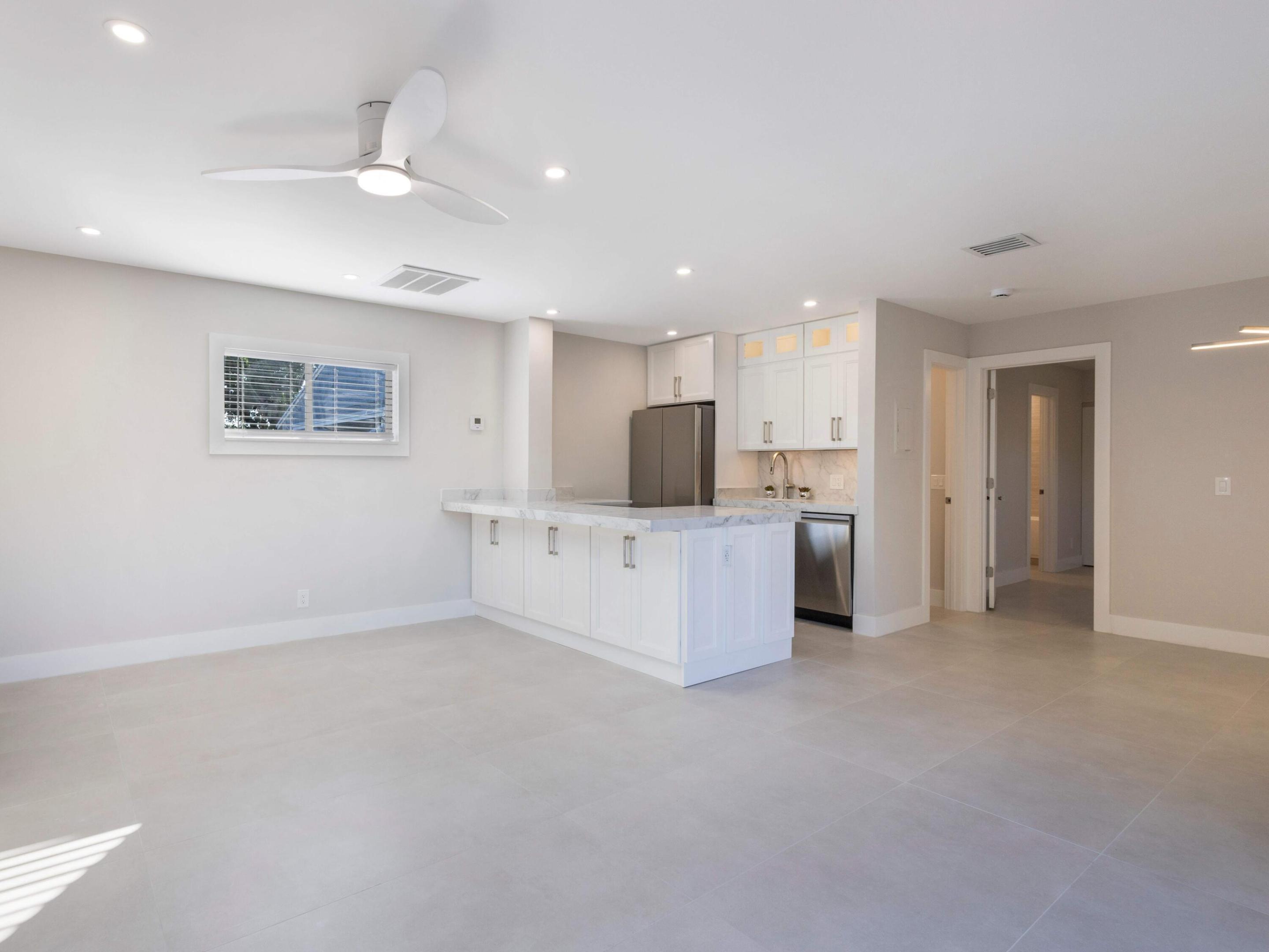 CROSSINGS OF BOYNTON BEACH CONDO - Residential Lease
