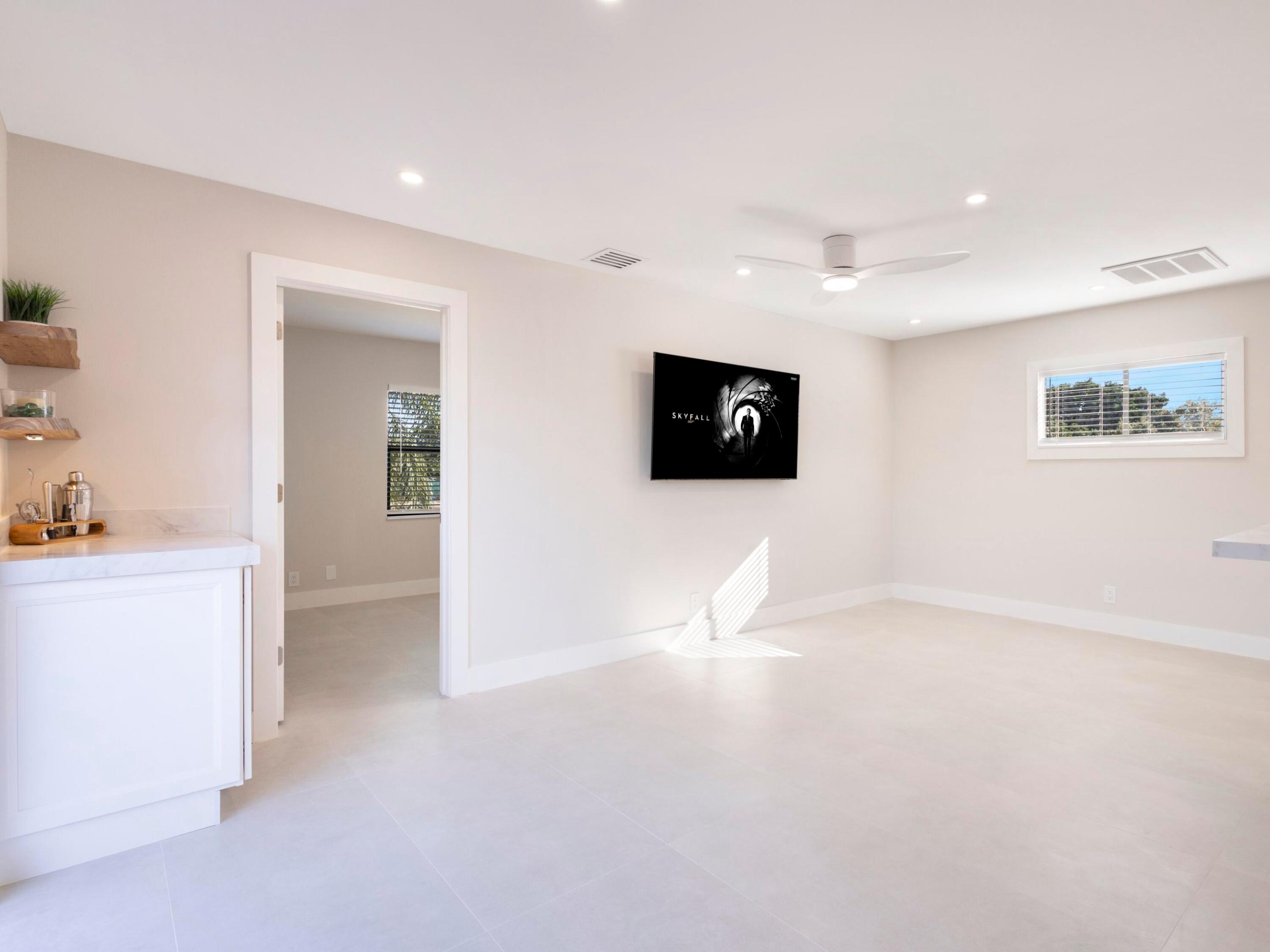 CROSSINGS OF BOYNTON BEACH CONDO - Residential Lease