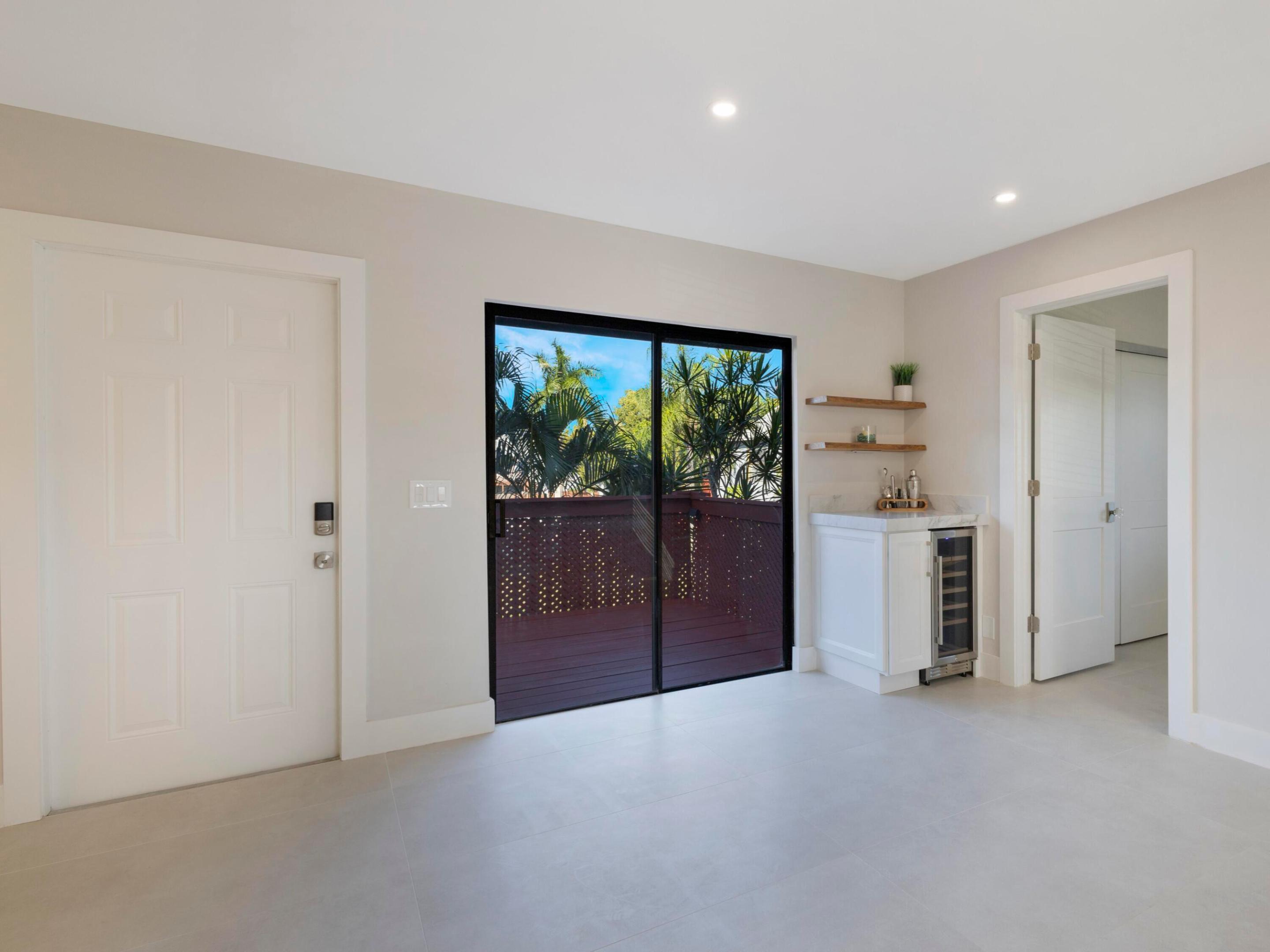 CROSSINGS OF BOYNTON BEACH CONDO - Residential Lease