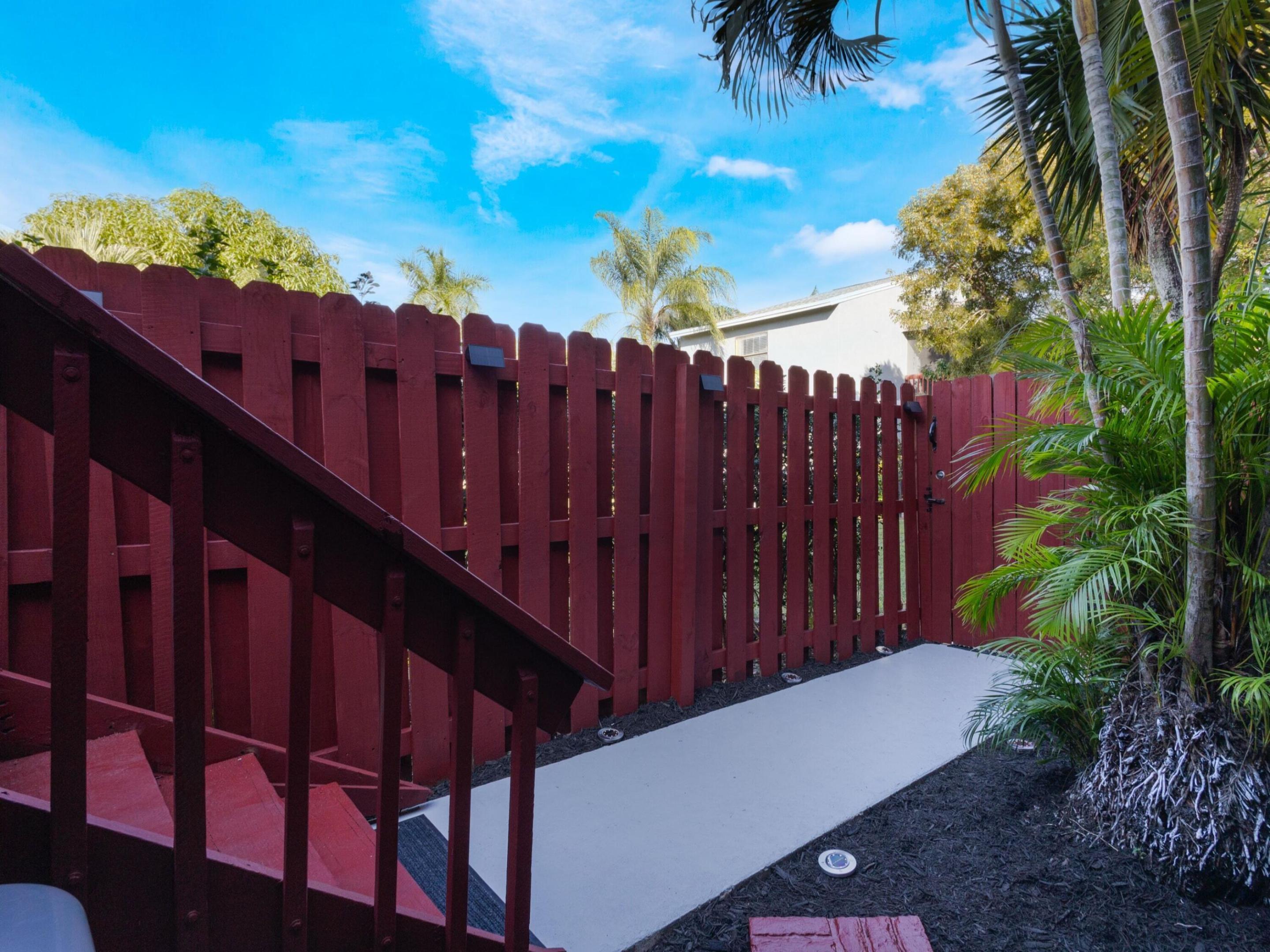CROSSINGS OF BOYNTON BEACH CONDO - Residential Lease