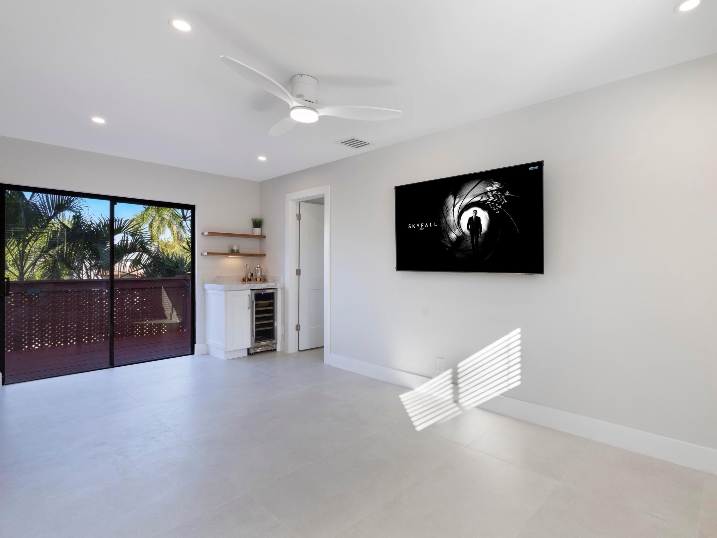 CROSSINGS OF BOYNTON BEACH CONDO - Residential Lease
