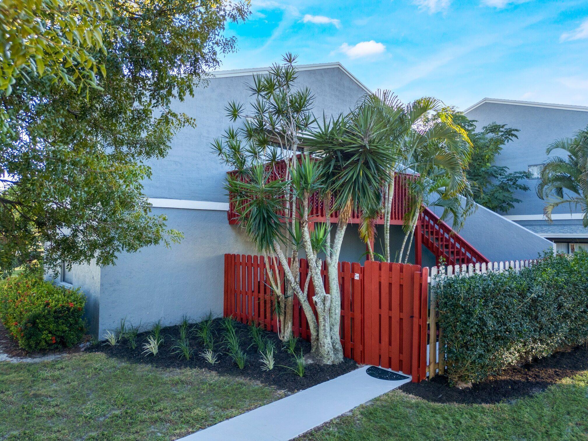 CROSSINGS OF BOYNTON BEACH CONDO - Residential Lease