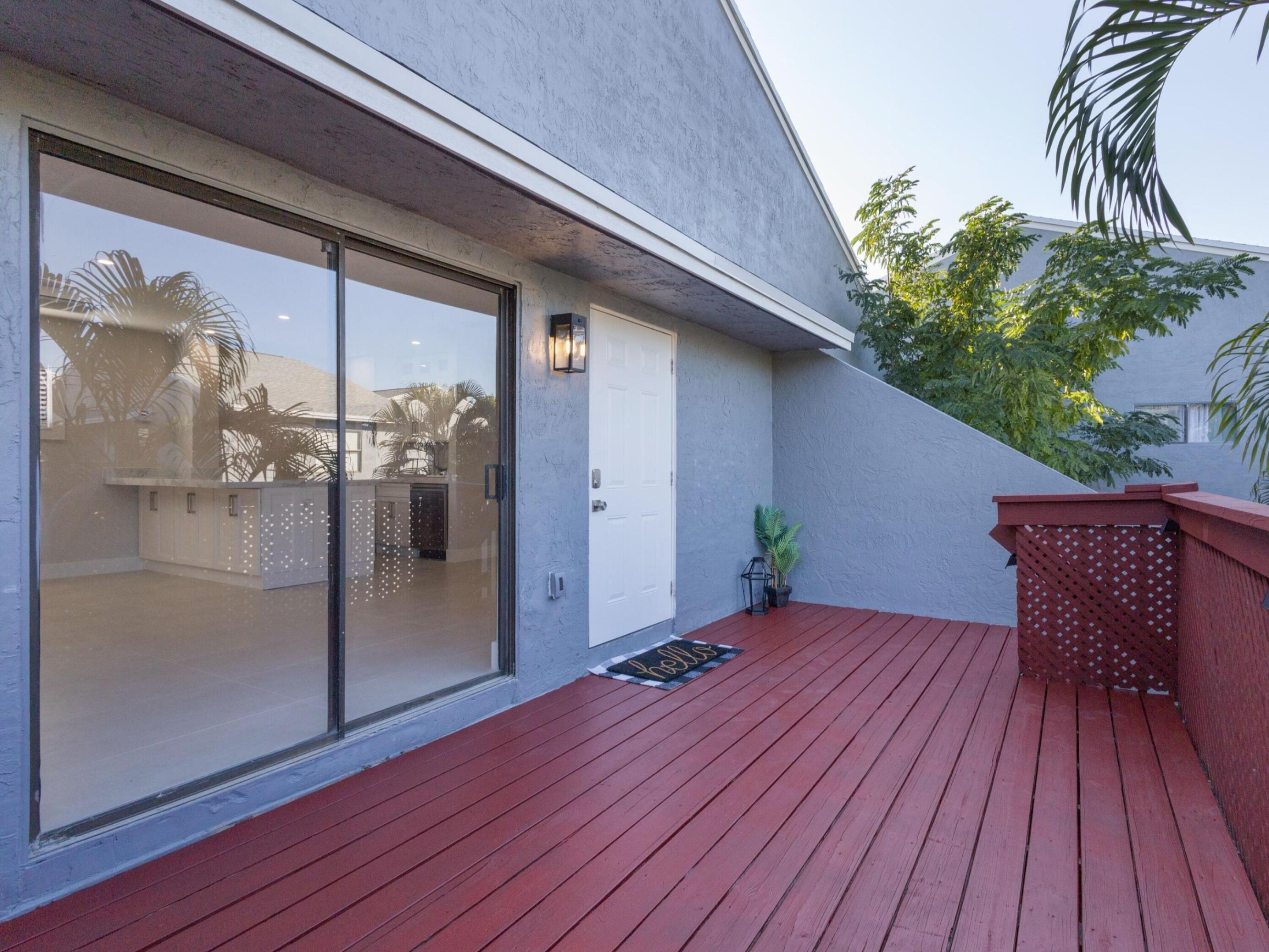 CROSSINGS OF BOYNTON BEACH CONDO - Residential Lease