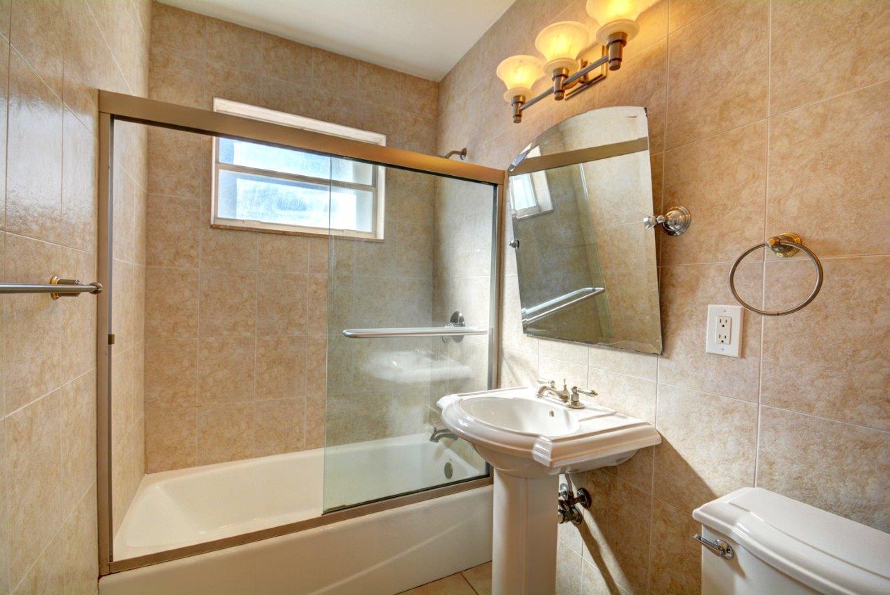 LITTLE RANCHES - Residential