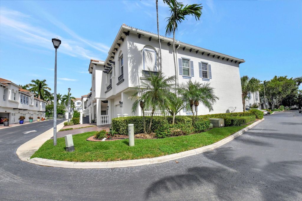 Photo of 3119 Waterside Circle, Boynton Beach, FL 33435 (MLS # R11032081)