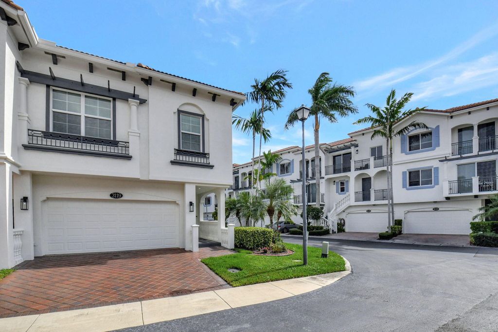 Photo of 3119 Waterside Circle, Boynton Beach, FL 33435 (MLS # R11032081)