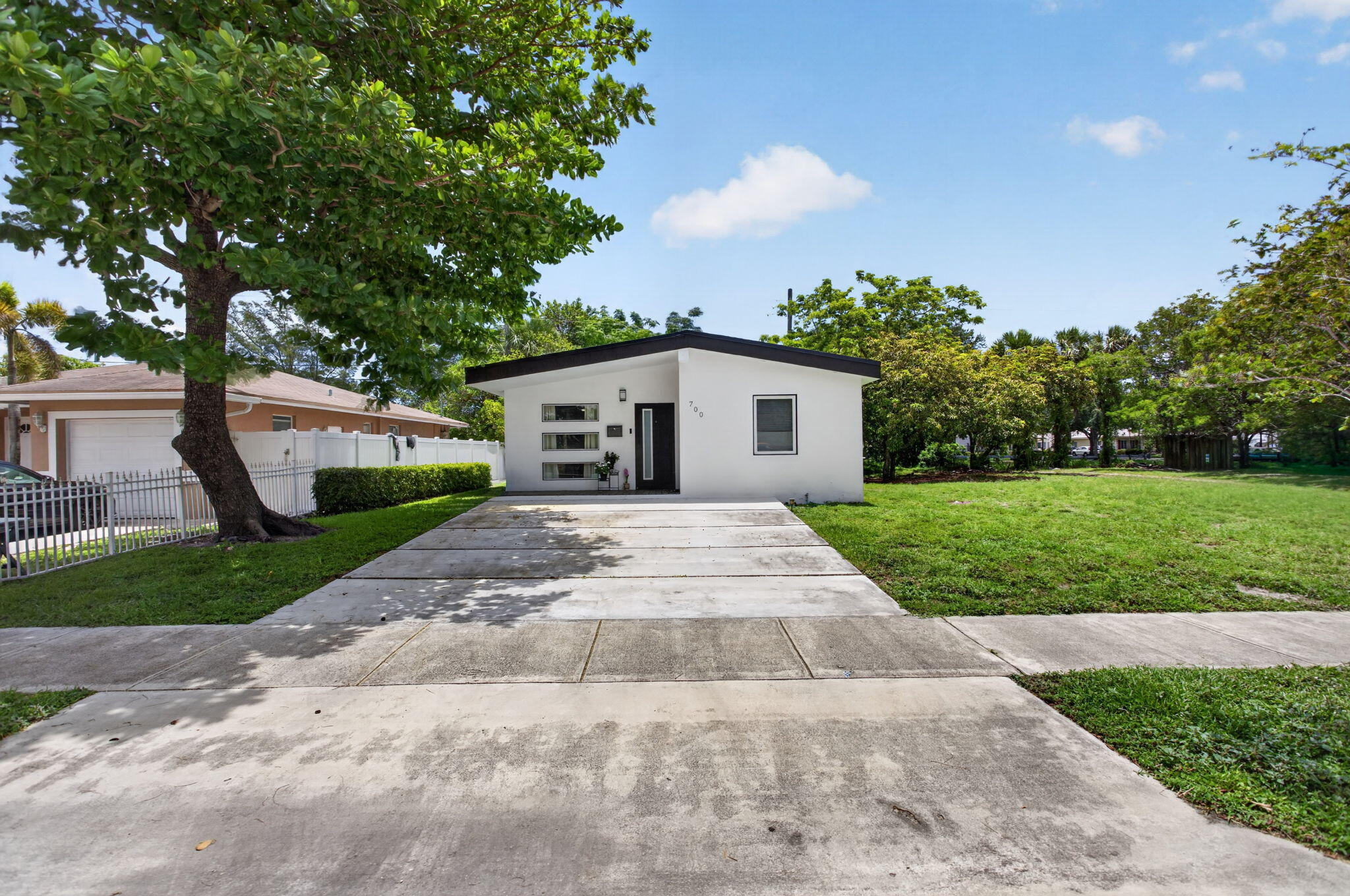 700 NW 17th Terrace