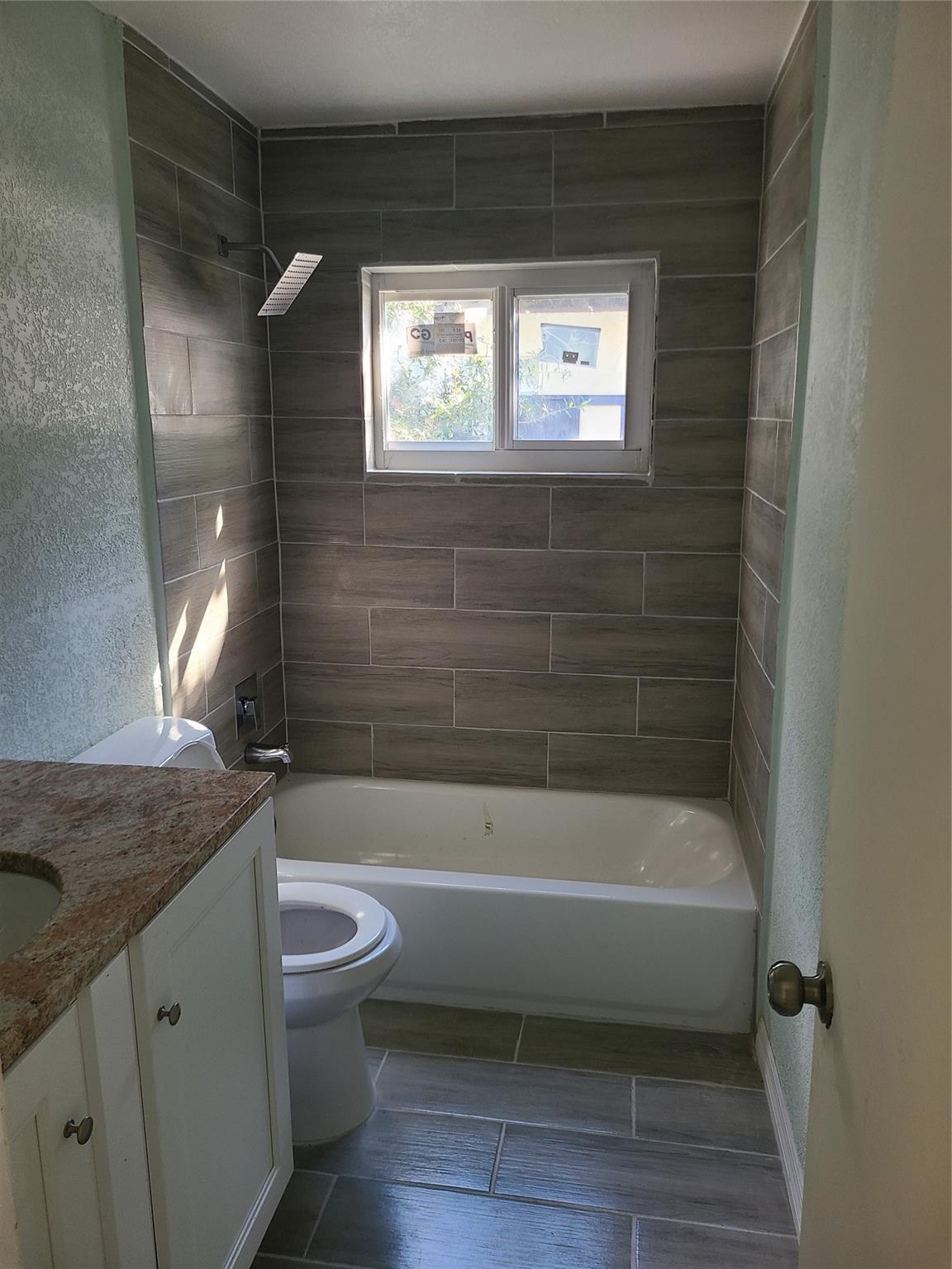 Lauderhill Manor 75-43 B - Residential Lease